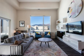 CORNER NEST - BRAND NEW LUXURY 2BED - 10 MINUTES WALK to BEACH